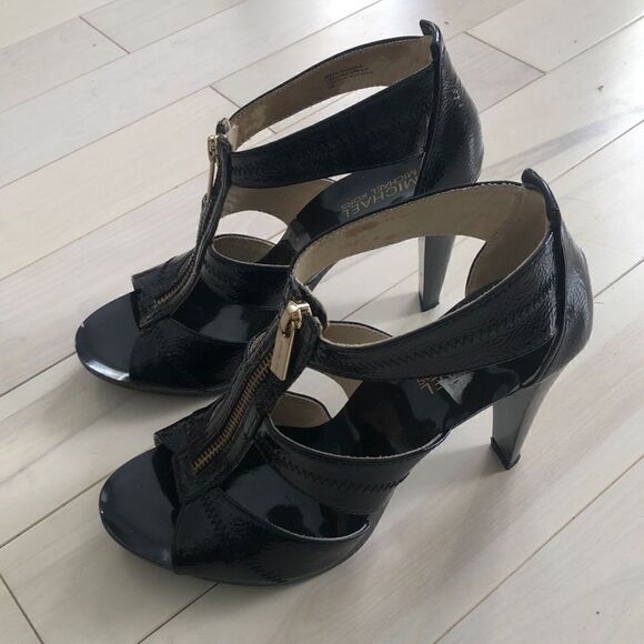 Michael Kors Women's Leather T-Strap Sandals Black 8M - Picture 4 of 5